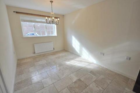 4 bedroom detached house to rent, Galileo Close, Northampton NN5