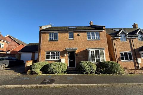 4 bedroom detached house to rent, Galileo Close, Northampton NN5