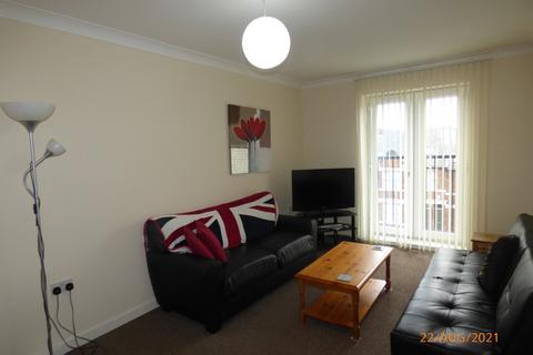 4 bedroom apartment to rent, Chillingham Road, Heaton