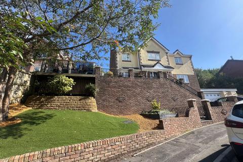 5 bedroom detached house for sale, Tyntyla Park Tonypandy - Tonypandy