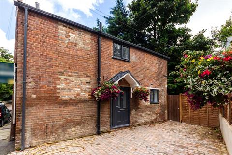 2 bedroom detached house for sale, Church End, Markyate