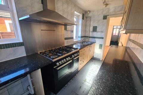 4 bedroom house to rent, Chandos Terrace, Leeds, West Yorkshire, LS8