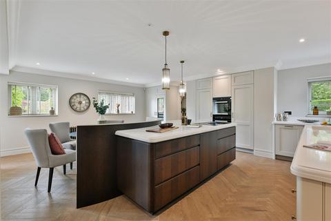 5 bedroom detached house for sale, Eyhurst Close, Kingswood,