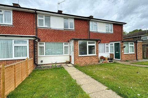 33 Devonshire Green, Farnham Royal, Slough, SL2 3DX