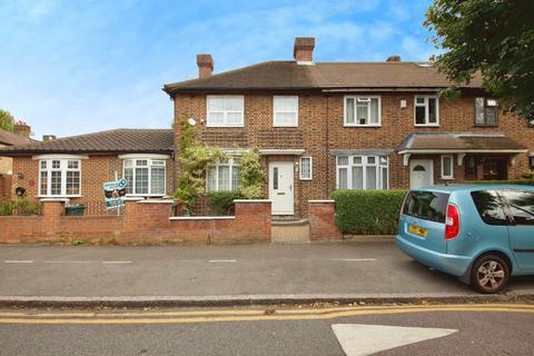 3 bedroom end of terrace house for sale, Monoux Grove, London E17