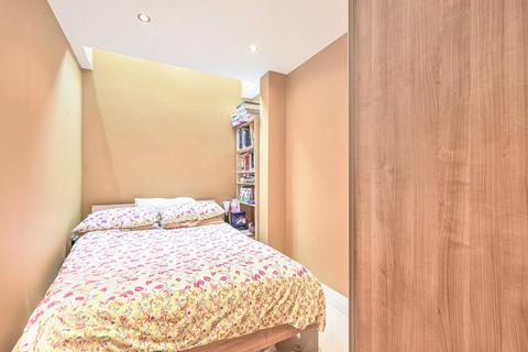 Flat 2, 13 Argyle Road, London, N12 8JA