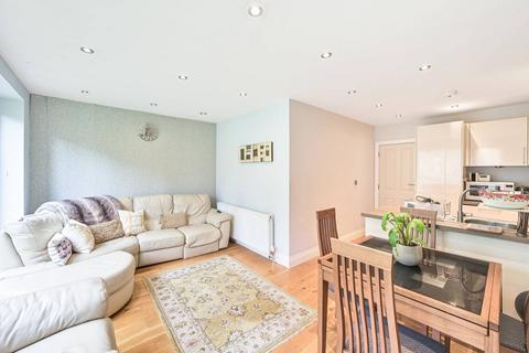 Flat 2, 13 Argyle Road, London, N12 8JA