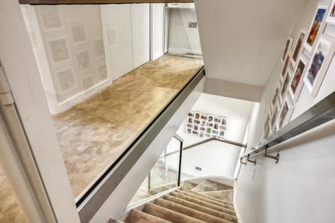 6 Audley Road, London, W5 3ET