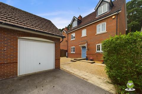 23 Cowslad Drive, Chineham, Basingstoke, RG24 8EQ