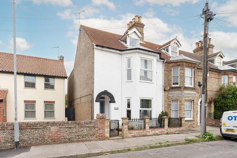 4 bedroom end of terrace house for sale, Pakefield Street, Pakefield