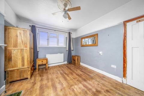 14 Broadview Road, London, SW16 5AU