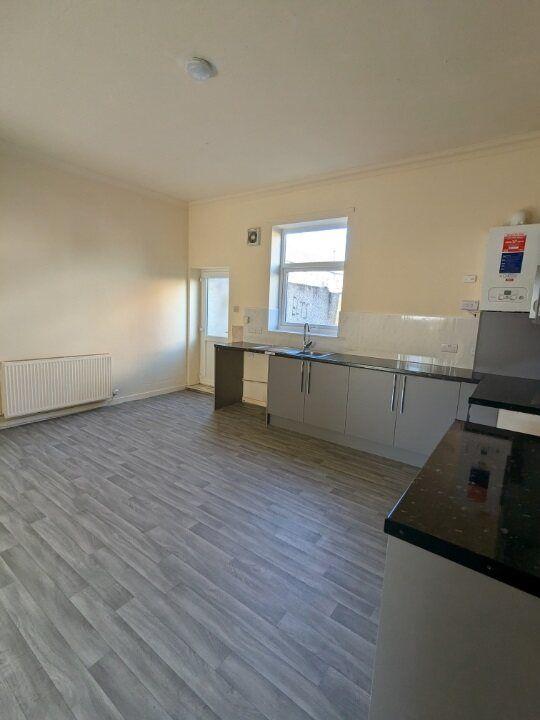 Auckland DL14 3 bed terraced house to rent £475 pcm (£110 pw)