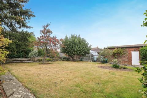 2 bedroom detached bungalow for sale, Priory Farm Road, Hatfield Peverel, Chelmsford