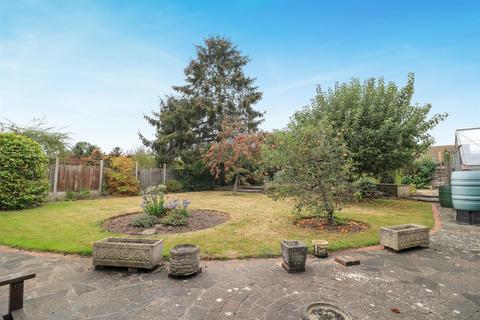 2 bedroom detached bungalow for sale, Priory Farm Road, Hatfield Peverel, Chelmsford