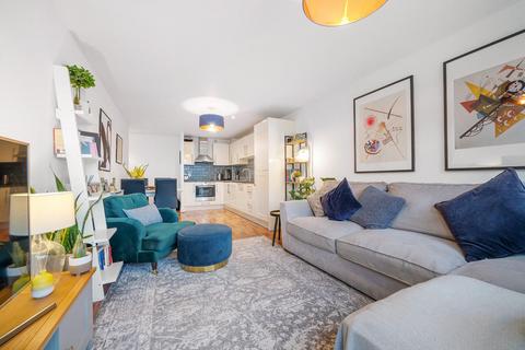 2 bedroom flat for sale, Ferndale Road, SW9