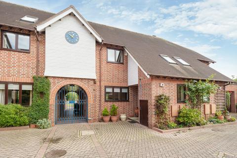 2 bedroom terraced house for sale, Weir Gardens, Bridge Street, Pershore, Worcestershire