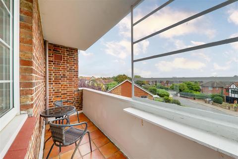 2 bedroom flat for sale, Arundel Court, Worthing BN11