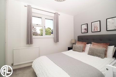 2 bedroom terraced house for sale, Sanderling Close, Letchworth Garden City, SG6 4HY