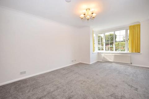 3 bedroom townhouse for sale, Holmfield Grove, Wakefield, West Yorkshire