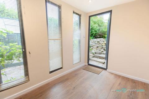 12 Ashurst Drive, Sheffield, S6 5LL