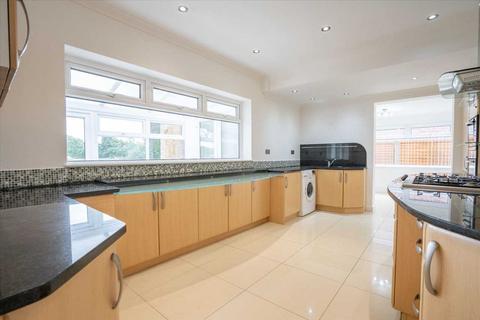 3 bedroom detached house to rent, Solihull B94