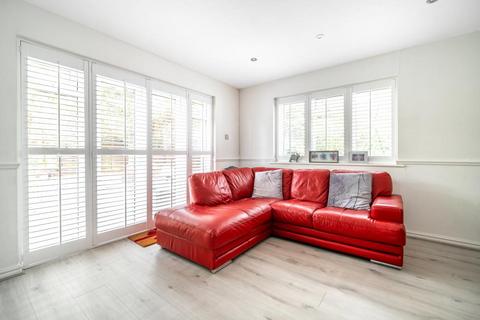 3 bedroom end of terrace house for sale, West End,  Surrey,  GU24