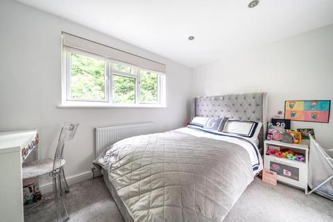 3 bedroom end of terrace house for sale, West End,  Surrey,  GU24