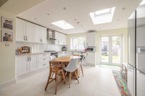 14 Fosters Path, Slough, SL2 2JT