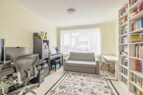 14 Fosters Path, Slough, SL2 2JT