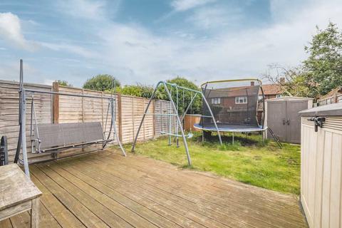 14 Fosters Path, Slough, SL2 2JT