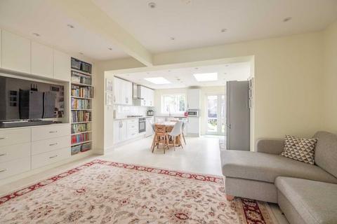 14 Fosters Path, Slough, SL2 2JT