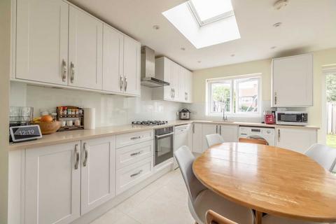 14 Fosters Path, Slough, SL2 2JT