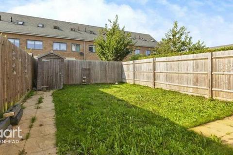 2 bedroom detached house for sale, Quinton Close, Maidenhead