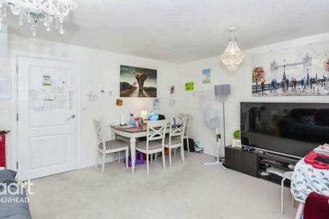 2 bedroom detached house for sale, Quinton Close, Maidenhead