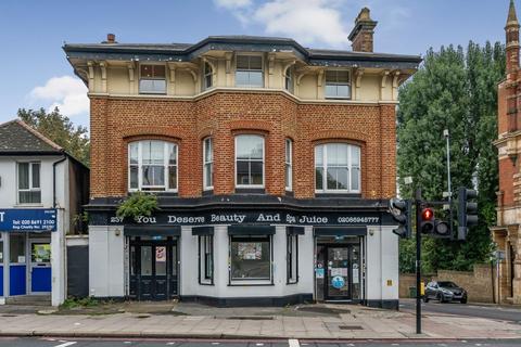 3 bedroom flat for sale, Lewisham Way, Brockley, London, SE4