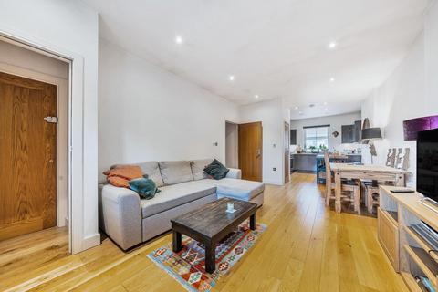 3 bedroom flat for sale, Lewisham Way, Brockley, London, SE4
