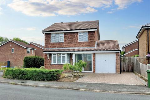 4 bedroom detached house for sale, New College Close, Eastbourne