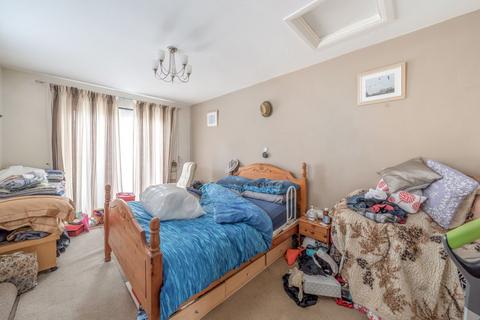 1 Azalea Gardens, Quedgeley, Gloucester, GL2 4GA