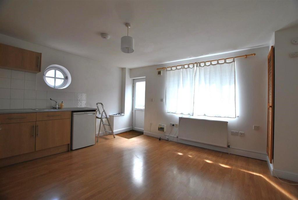 Lounge Kitchen - Summer Hill.jpg