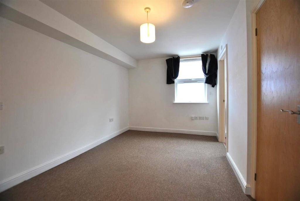 Bedroom Summer Hill.jpg