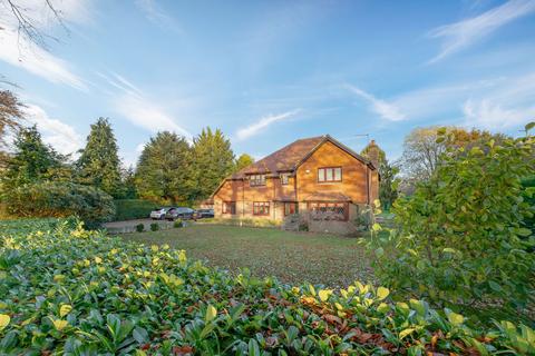 5 bedroom detached house for sale, Southview Road, Caterham CR3