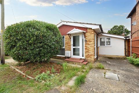 2 bedroom bungalow for sale, Gafzelle Drive, Canvey Island SS8