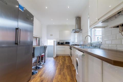 6 bedroom maisonette to rent, Coniston Avenue, Jesmond