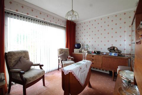 3 bedroom semi-detached house for sale, Brackendale Way, Stourbridge