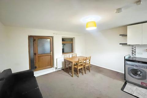 2 bedroom apartment to rent, Cowley Court, West Street, E11 4LG