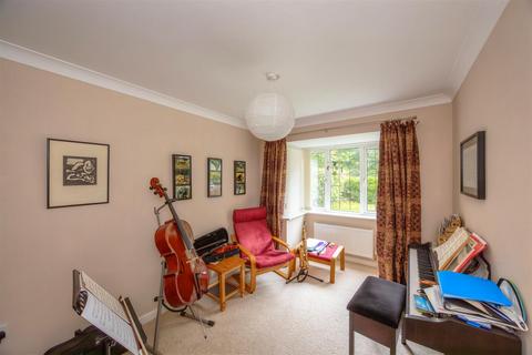 1 Pickard Drive, Sheffield, S13 8EW