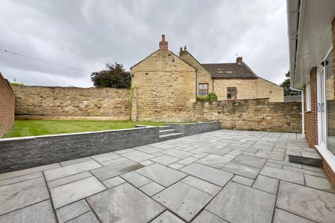 Dellside Common Road, Brierley, Barnsley, S72 9ED