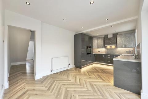 Dellside Common Road, Brierley, Barnsley, S72 9ED