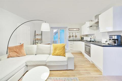 1 bedroom flat for sale, Amwell Street, Clerkenwell EC1R