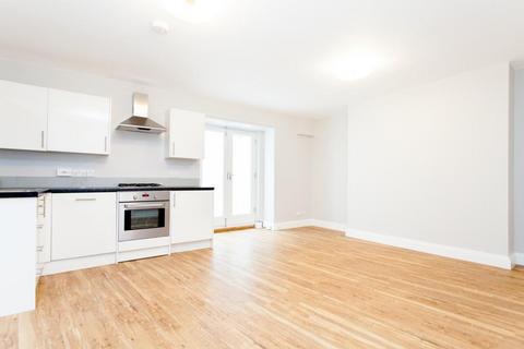 1 bedroom flat for sale, Amwell Street, Clerkenwell EC1R